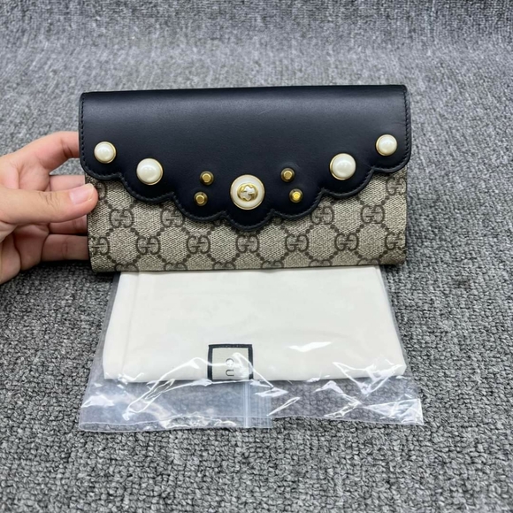 100% Authentic Gucci Leather Wallet 249-101524 - Picture 2 of 12